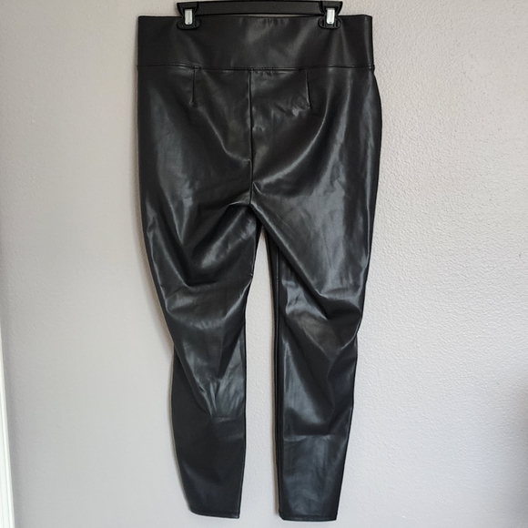 NINE WEST FAUX LEATHER  LEGGINGS/ SIZE  L - Picture 2 of 11